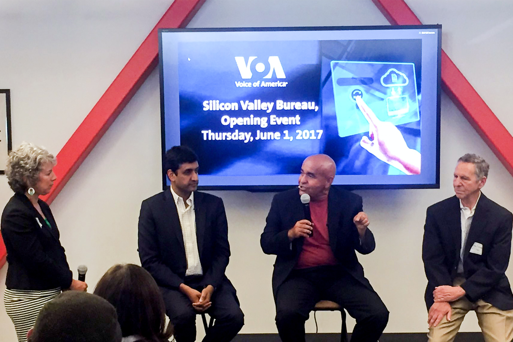 Entrepreneurs, thought leaders debate high tech immigration as VOA opens Silicon Valley Bureau